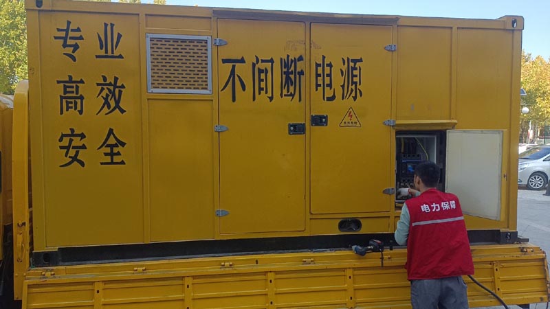 高邮柴油发电机组和UPS电源配合使用时，如何避免切换过程中的电力中断？
